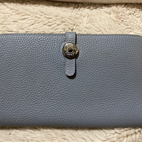 Herme’s wallet - Picture 1 of 3